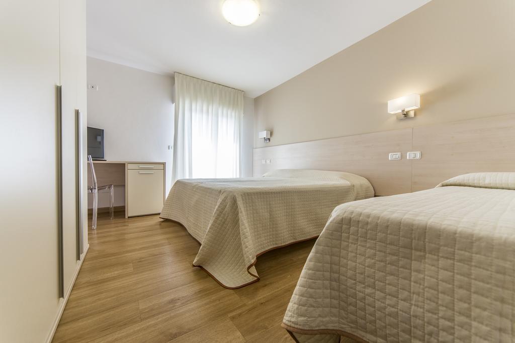 Hotel Silvia Misano Adriatico Exteriér fotografie