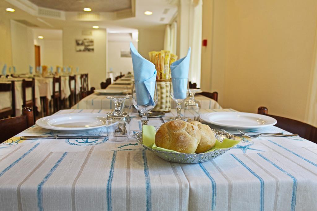 Hotel Silvia Misano Adriatico Exteriér fotografie